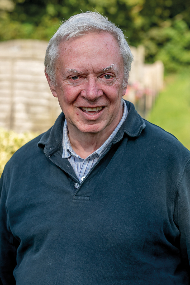 Alasdair-Website-800×1200 Alasdair-Website-800x1200